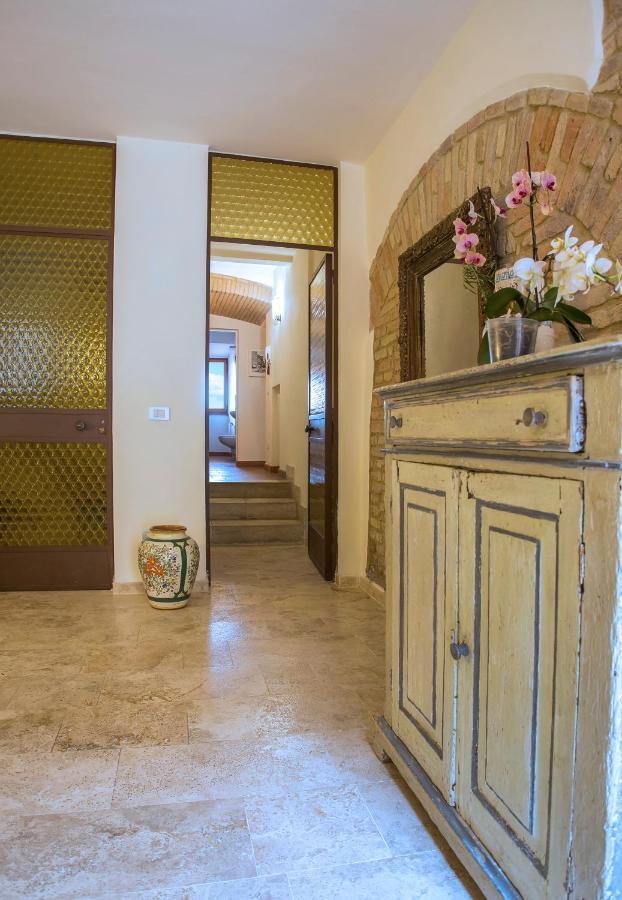 סן ג'ימיניאנו Appartamento Le Palme Con Terrazze In Centro מראה חיצוני תמונה
